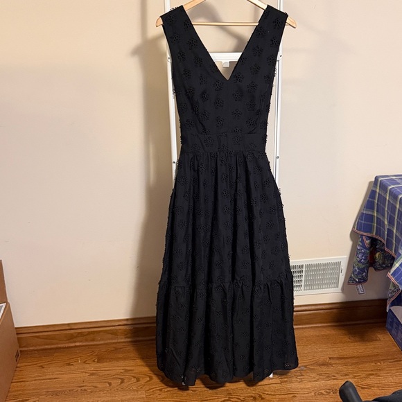 Elie Tahari Dresses & Skirts - Elie Tahari black sleeveless eyelet maxi dress with deep v - size 12